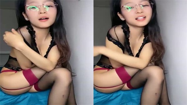 黑丝爆乳眼镜骚妻卧室情趣调教 跪舔含肉棒被老公激情狂干
