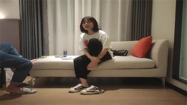 乖乖女满身纹身大胆脱衣，后入猛干狂插高潮表情一览无遗