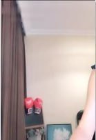 高颜值妹子椅子自摸 扭动娇躯慢脱衣 奶头诱惑让人硬